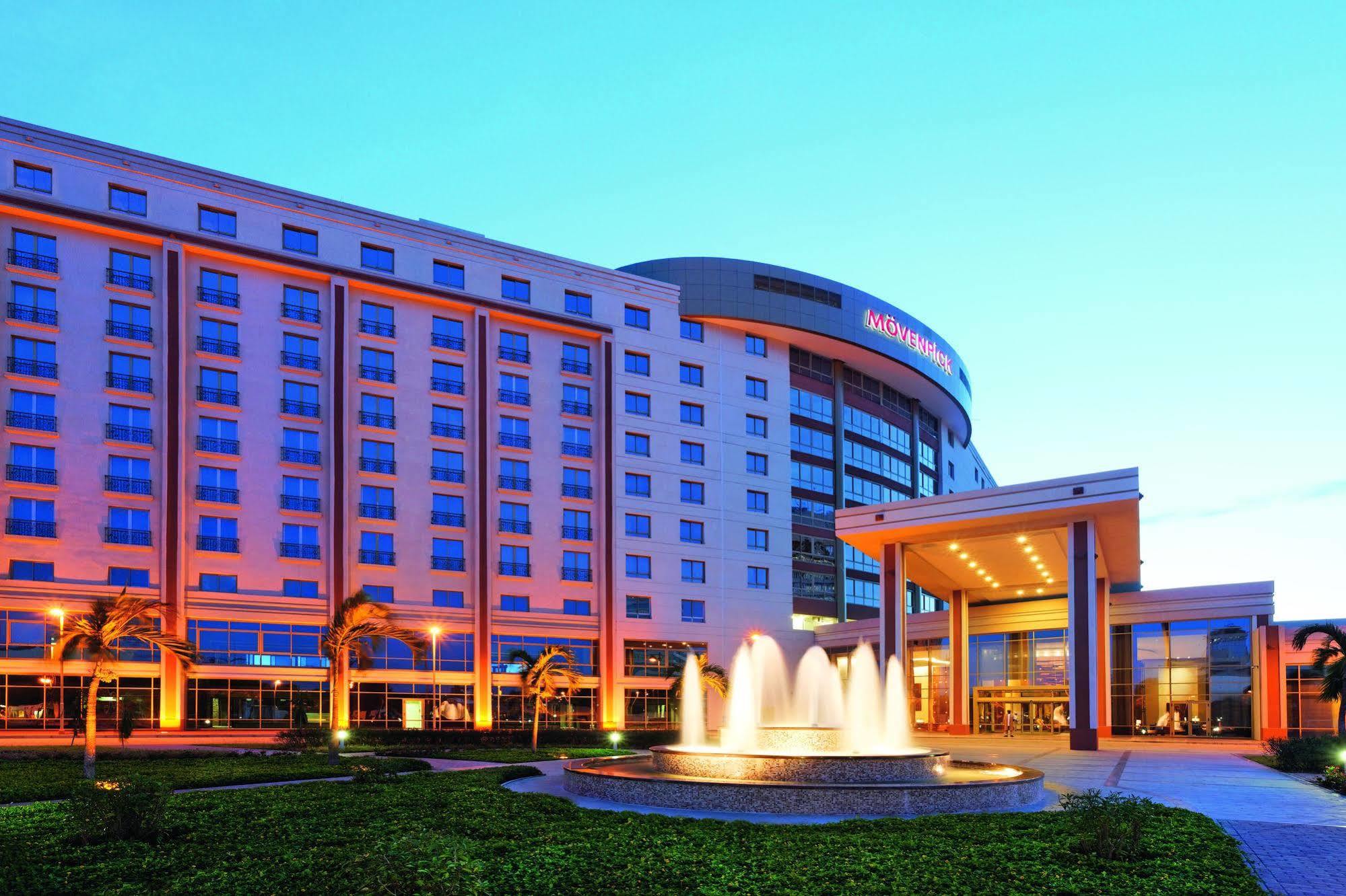 Moevenpick Ambassador Hotel Άκρα Εξωτερικό φωτογραφία