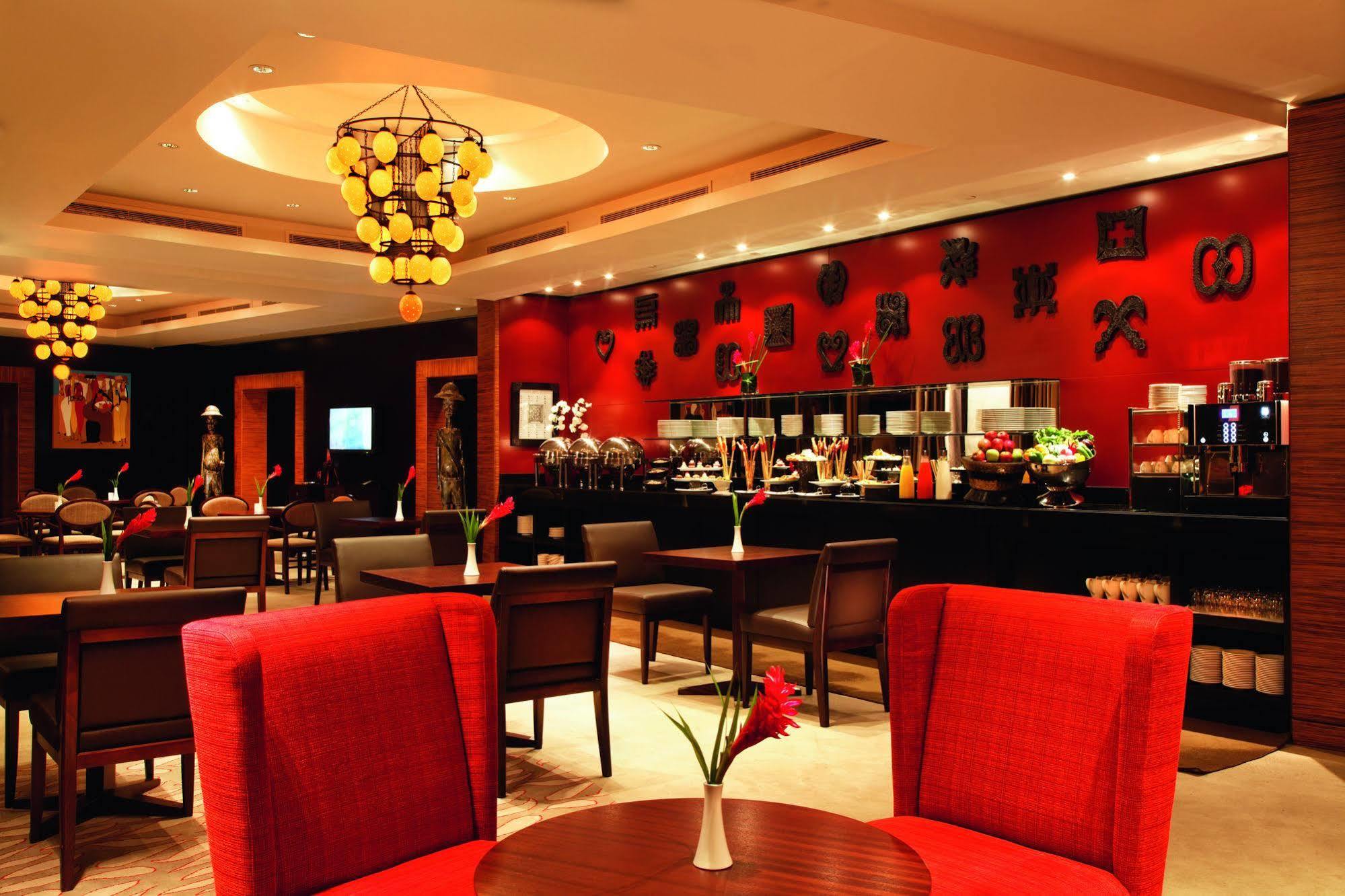 Moevenpick Ambassador Hotel Άκρα Εξωτερικό φωτογραφία